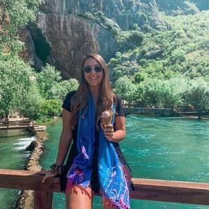 Meet your Posher, Alison